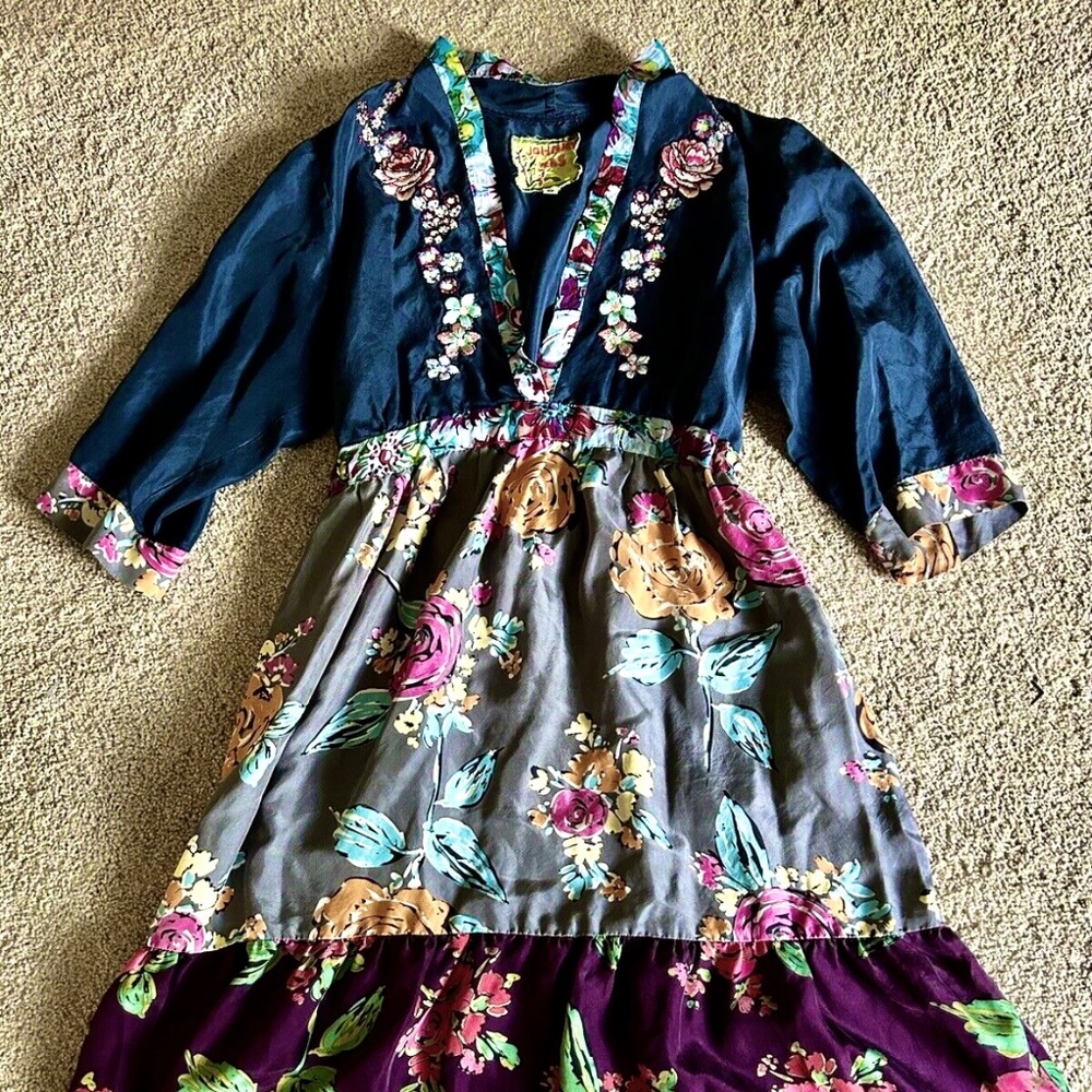 Johnny Was Silk Dress.,oversized XS,,art  roses, NEW